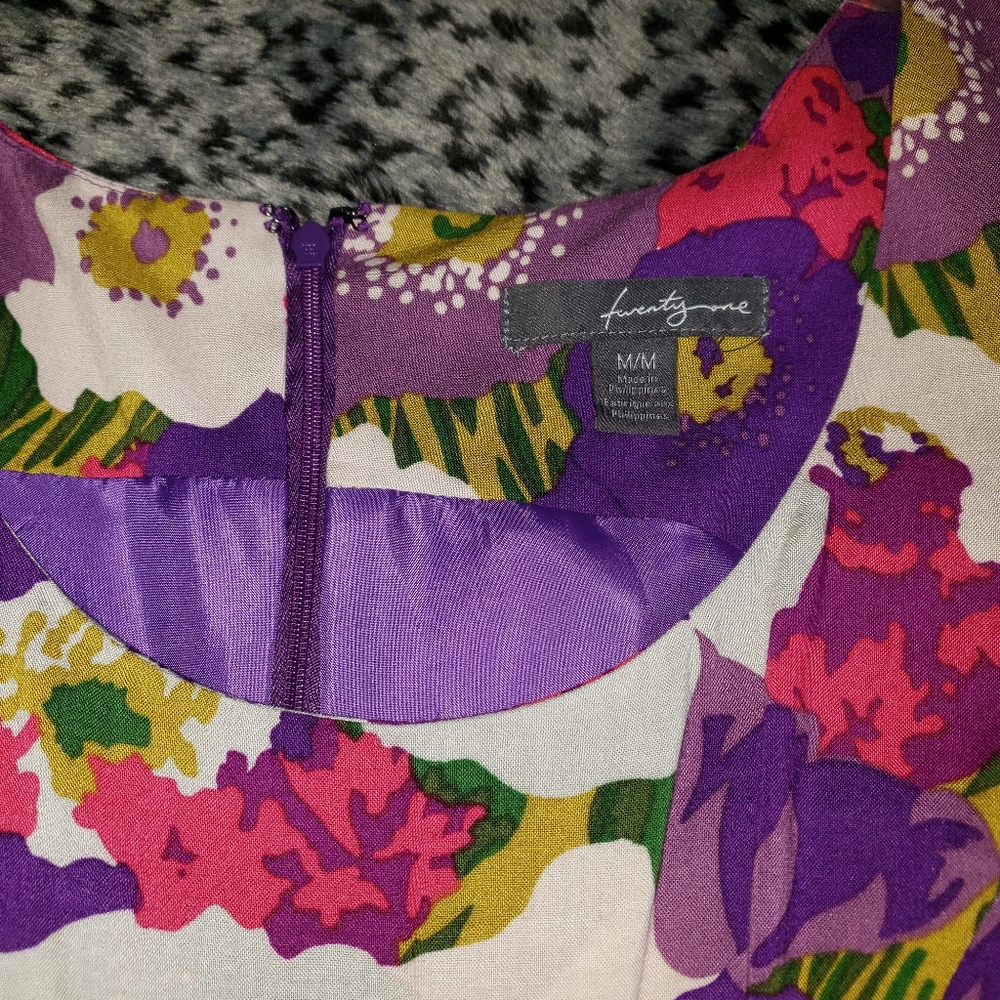 Floral Midi Dress with Tulle detail - Picture 3 of 6